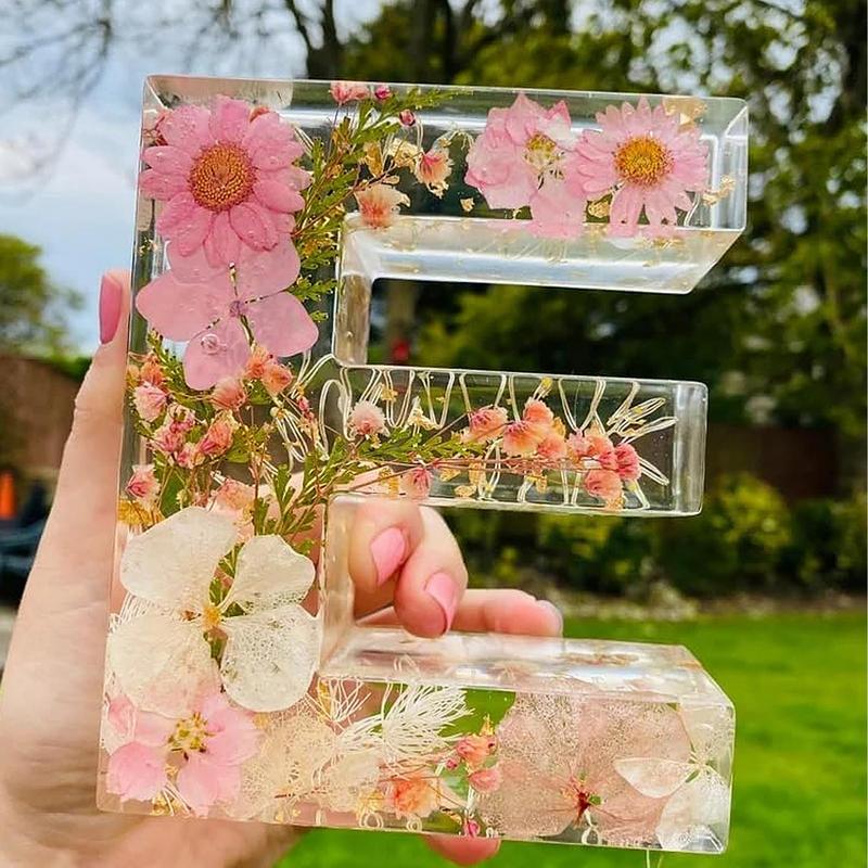 Resin Art Alphabet - Florale 26-Buchstaben-Nachtlichter, dekorative Harzlampe mit Anfangsbuchstaben